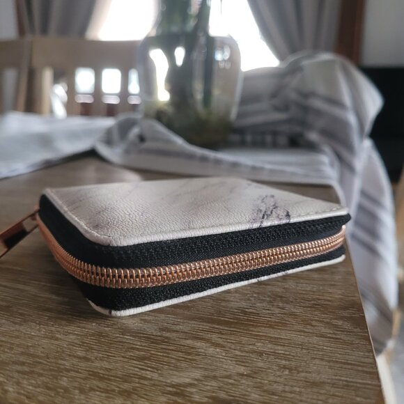 Wallet Marble Design - Picture 3 of 4